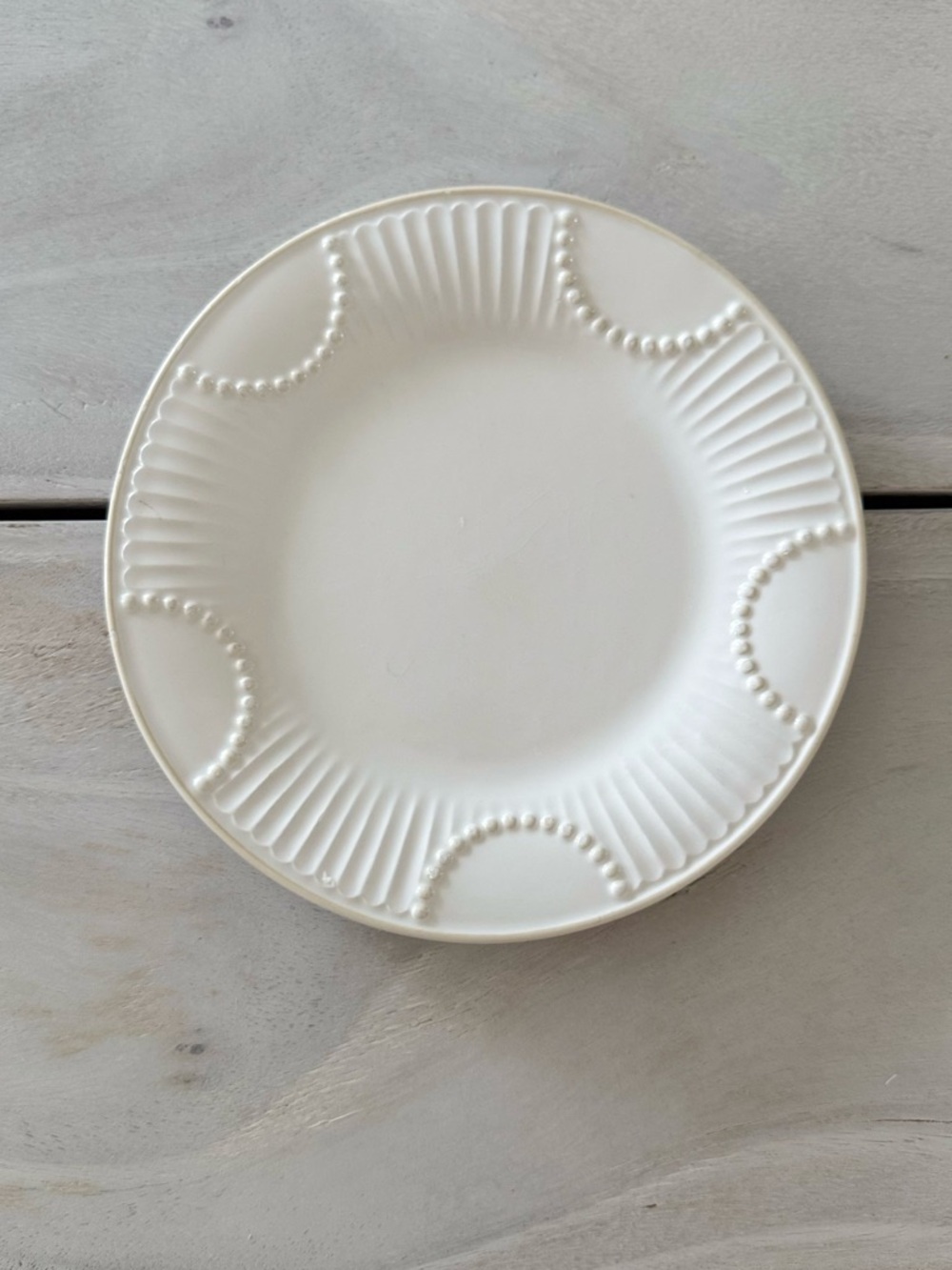Lenox Butler's Pantry Ivory Sculpted Beaded Accent Luncheon Plate 9"